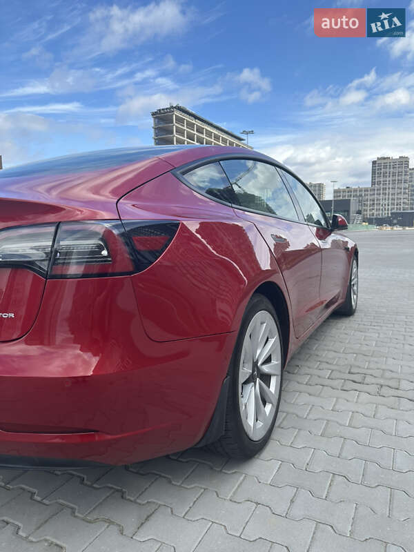 Седан Tesla Model 3 2021 в Ірпені