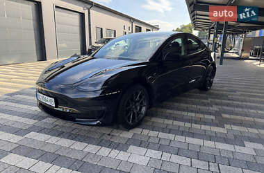 Седан Tesla Model 3 2021 в 