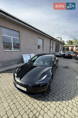Седан Tesla Model 3 2021 в 