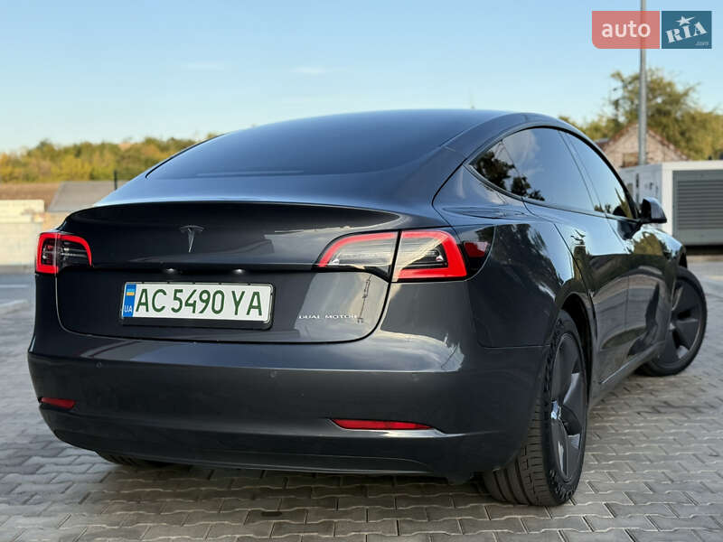Седан Tesla Model 3 2021 в Кривом Роге