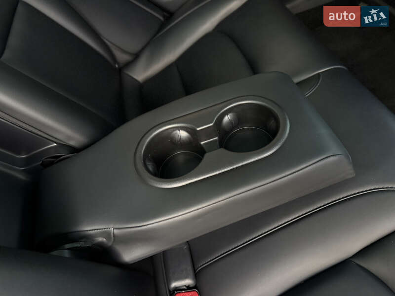 Седан Tesla Model 3 2021 в Кривом Роге