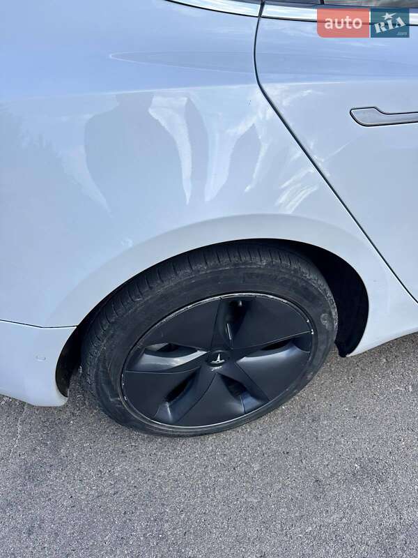 Седан Tesla Model 3 2020 в Бориславе
