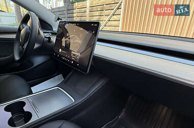 Седан Tesla Model 3 2022 в 