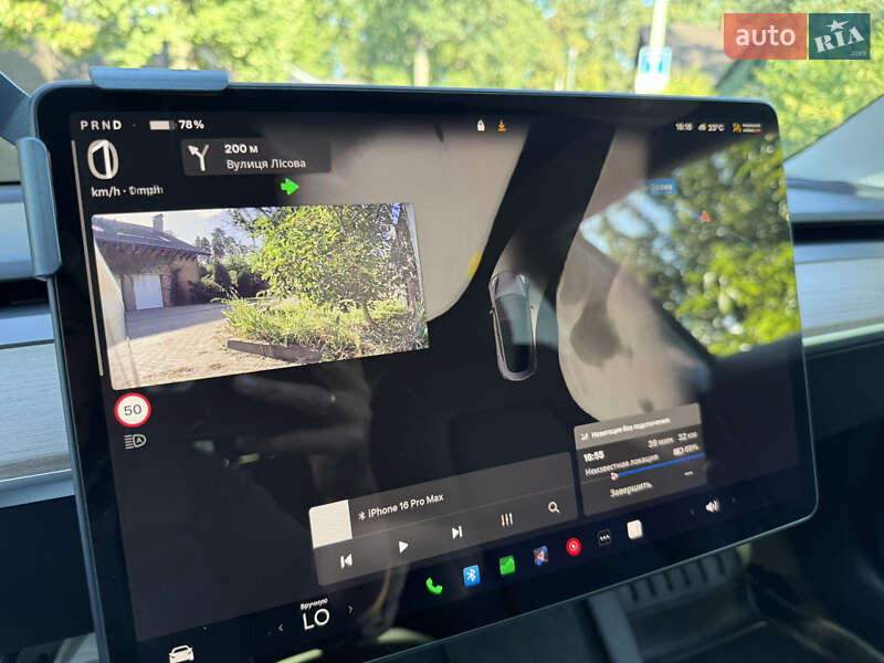 Седан Tesla Model 3 2022 в Буче