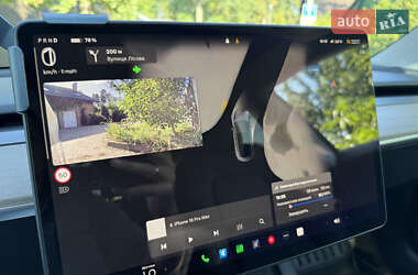 Седан Tesla Model 3 2022 в 