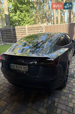 Седан Tesla Model 3 2022 в 
