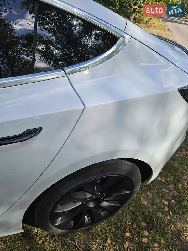 Седан Tesla Model 3 2018 в Миргороді фото 11 Седан Tesla Model 3 2018 в Миргороді