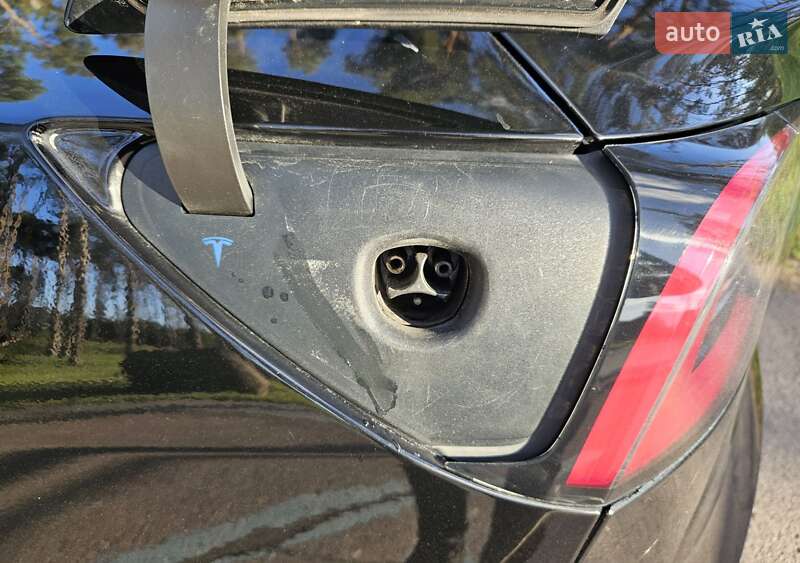 Седан Tesla Model 3 2019 в Житомире