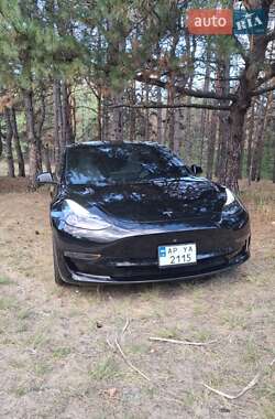 Седан Tesla Model 3 2023 в 