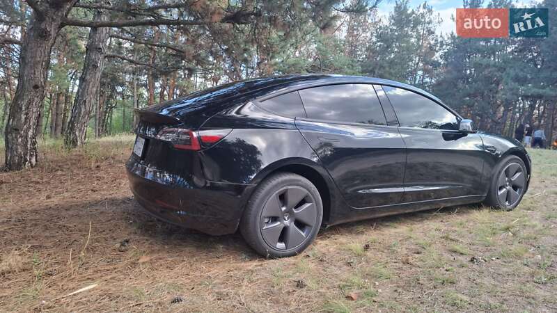 Седан Tesla Model 3 2023 в Запоріжжі