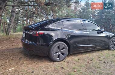 Седан Tesla Model 3 2023 в 