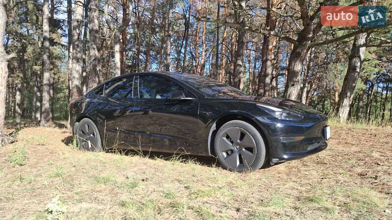 Седан Tesla Model 3 2023 в Запоріжжі