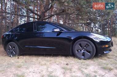 Седан Tesla Model 3 2023 в 