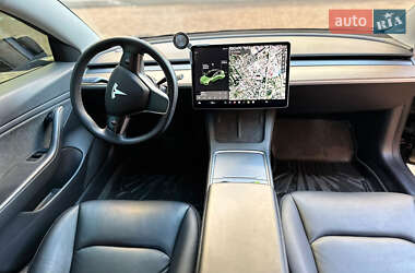 Седан Tesla Model 3 2020 в 