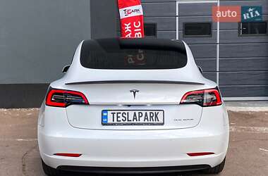 Седан Tesla Model 3 2019 в 