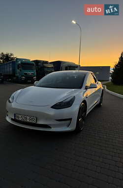 Седан Tesla Model 3 2021 в 