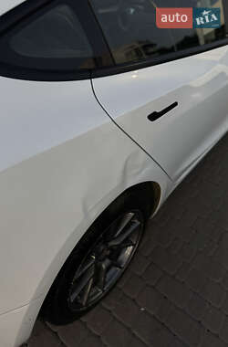 Седан Tesla Model 3 2021 в 
