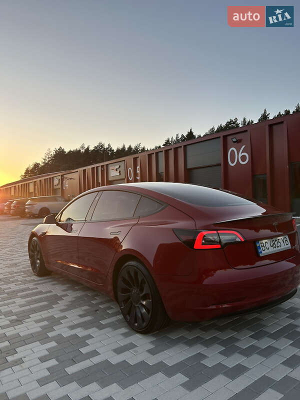 Седан Tesla Model 3 2020 в Львові