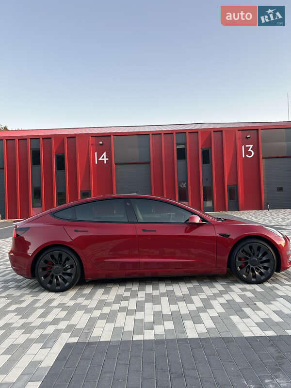 Седан Tesla Model 3 2020 в Львові