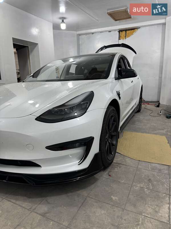 Седан Tesla Model 3 2021 в Днепре