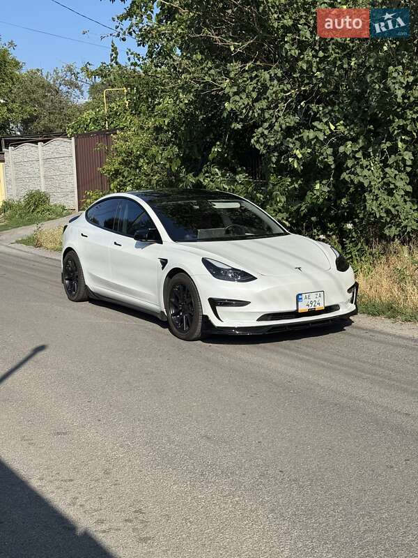 Tesla Model 3 2021