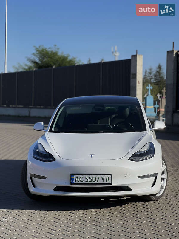 Седан Tesla Model 3 2019 в Луцке фото 3 Седан Tesla Model 3 2019 в Луцке