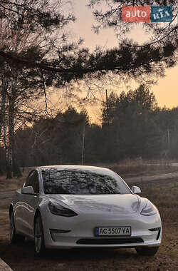 Седан Tesla Model 3 2019 в 