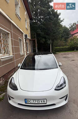 Седан Tesla Model 3 2021 в Львове