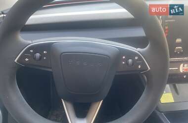 Седан Tesla Model 3 2024 в 