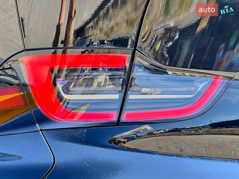 Седан Tesla Model 3 2023 в Киеве
