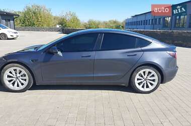 Седан Tesla Model 3 2022 в 