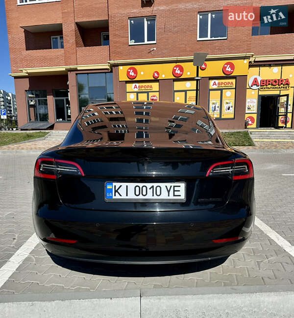 Седан Tesla Model 3 2018 в Києві
