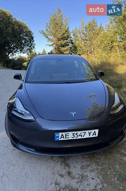 Седан Tesla Model 3 2020 в Черновцах