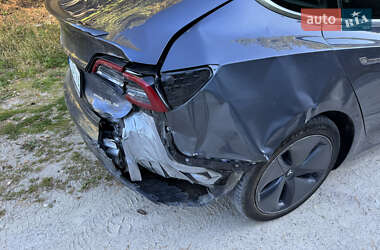 Седан Tesla Model 3 2020 в 