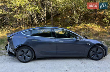 Седан Tesla Model 3 2020 в 