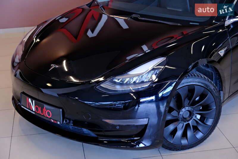 Седан Tesla Model 3 2019 в Одесі