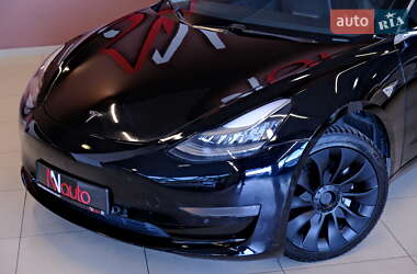 Седан Tesla Model 3 2019 в 