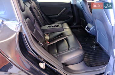 Седан Tesla Model 3 2019 в 