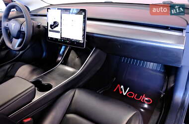 Седан Tesla Model 3 2019 в 