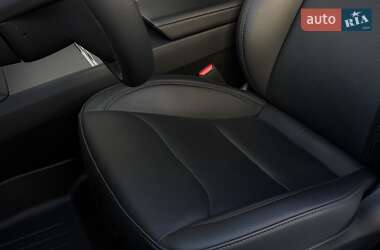 Седан Tesla Model 3 2024 в 