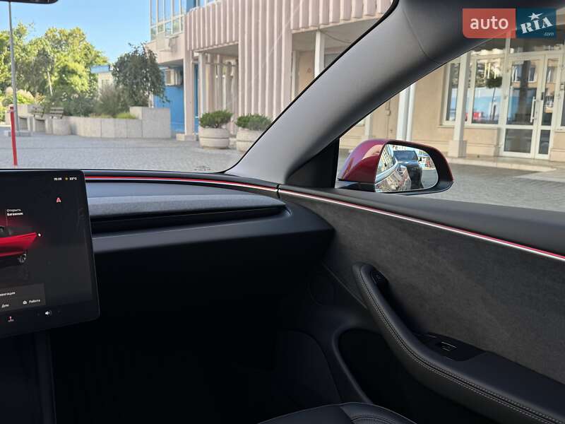 Седан Tesla Model 3 2024 в Одесі
