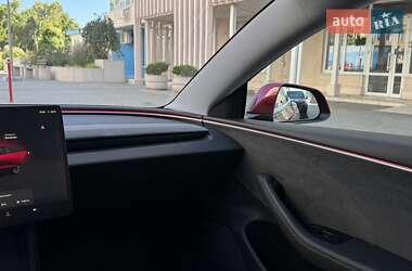 Седан Tesla Model 3 2024 в 