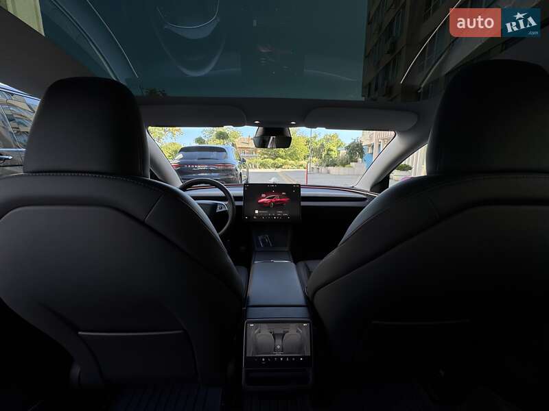Седан Tesla Model 3 2024 в Одесі
