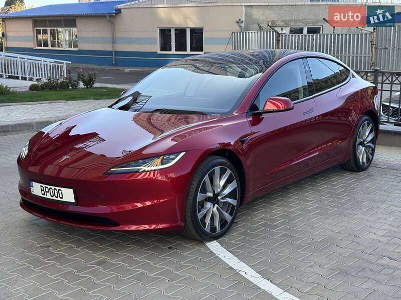 Седан Tesla Model 3 2024 в Одесі