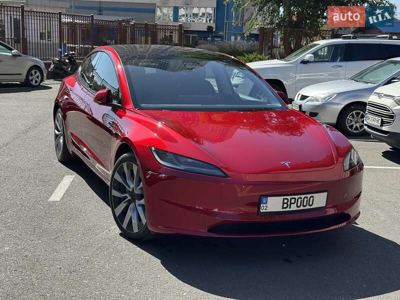 Седан Tesla Model 3 2024 в Одесі