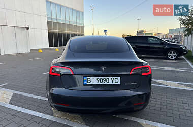 Седан Tesla Model 3 2021 в 