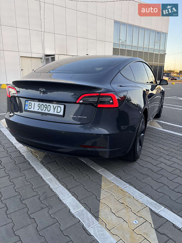 Седан Tesla Model 3 2021 в Києві