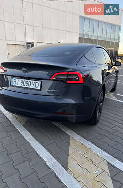 Седан Tesla Model 3 2021 в 
