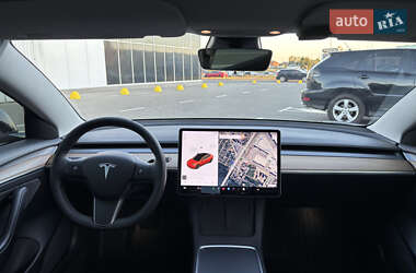 Седан Tesla Model 3 2021 в 