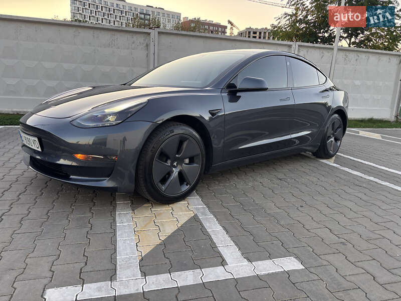 Седан Tesla Model 3 2021 в Києві